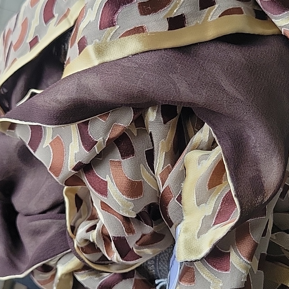 Gorgeous NWT John Lewis Silk Scarf - Picture 11 of 14